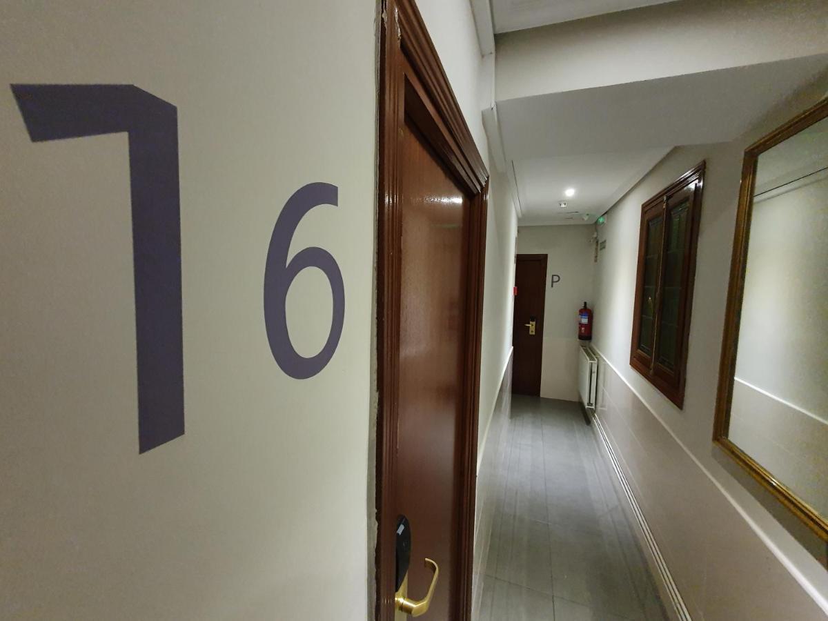 Ch Plaza D'Ort Rooms IV マドリード エクステリア 写真