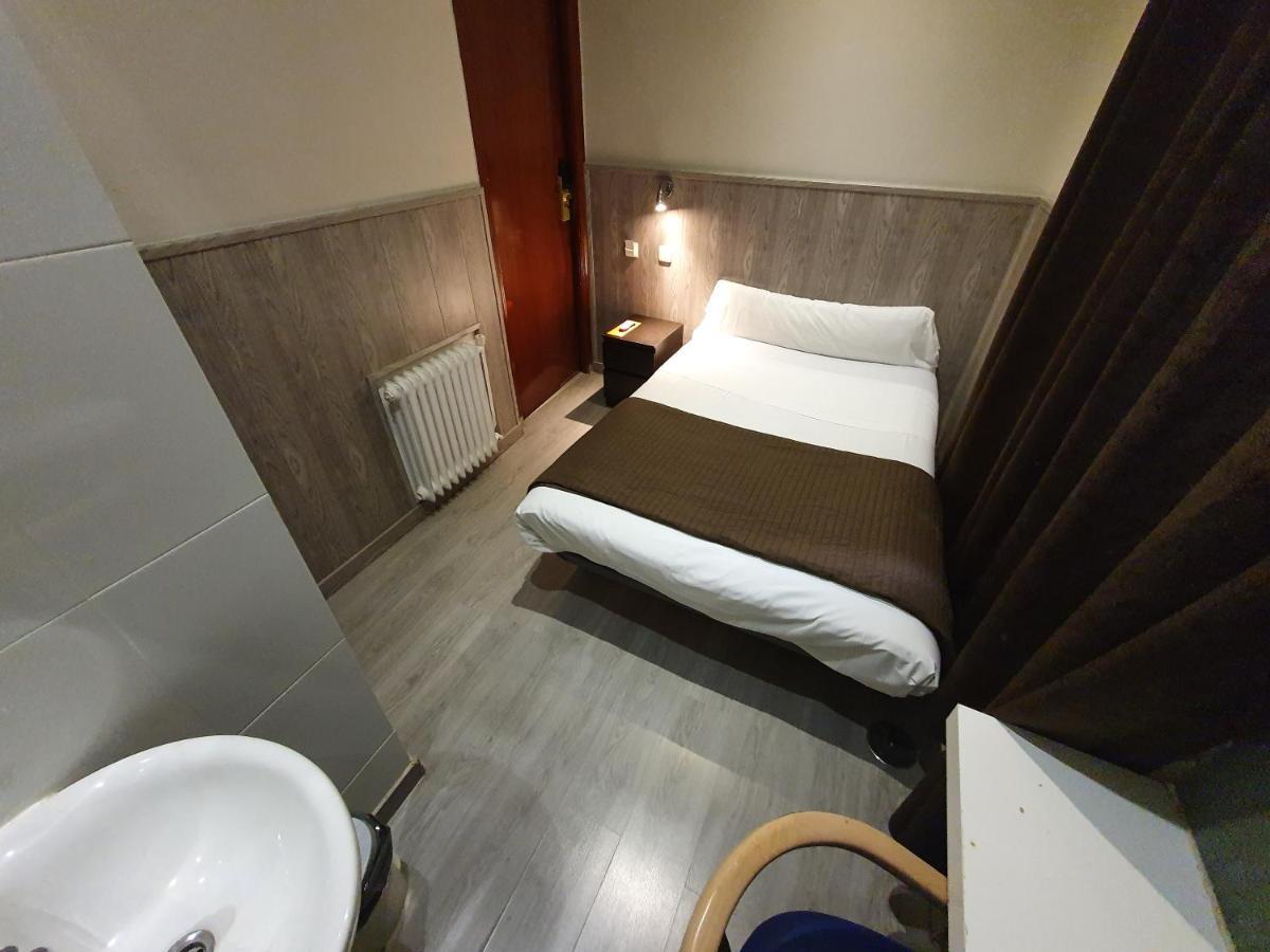 Ch Plaza D'Ort Rooms IV マドリード エクステリア 写真